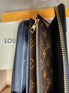 Louis Vuitton Retiro Wallet