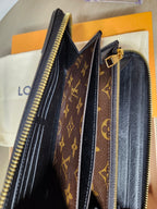 Louis Vuitton Retiro Wallet