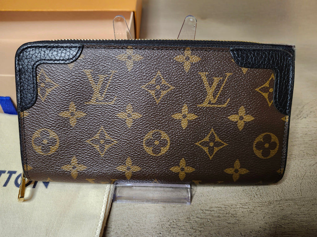 Louis Vuitton Retiro Wallet