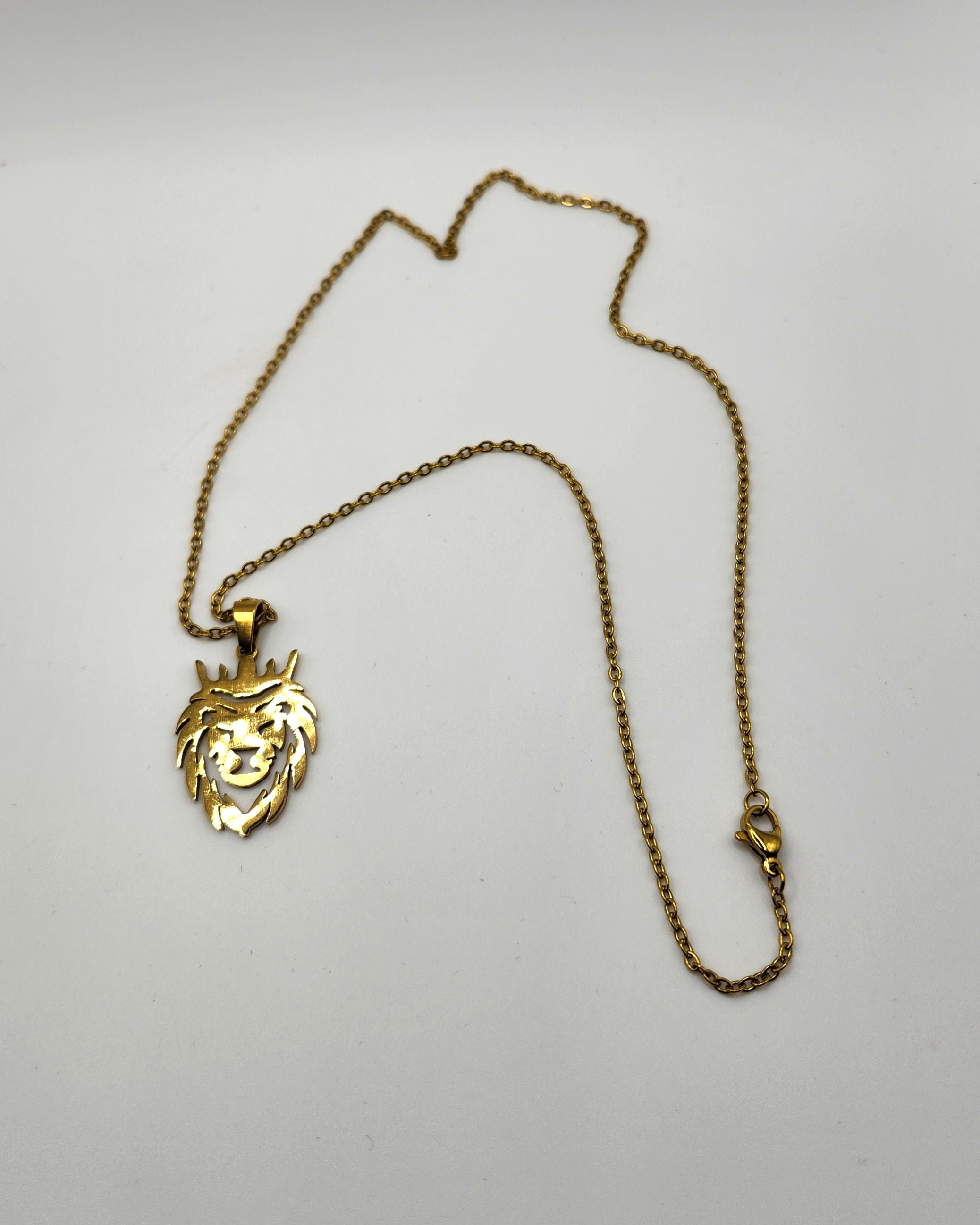 Gold Tone Lion Pendant w/ Chain