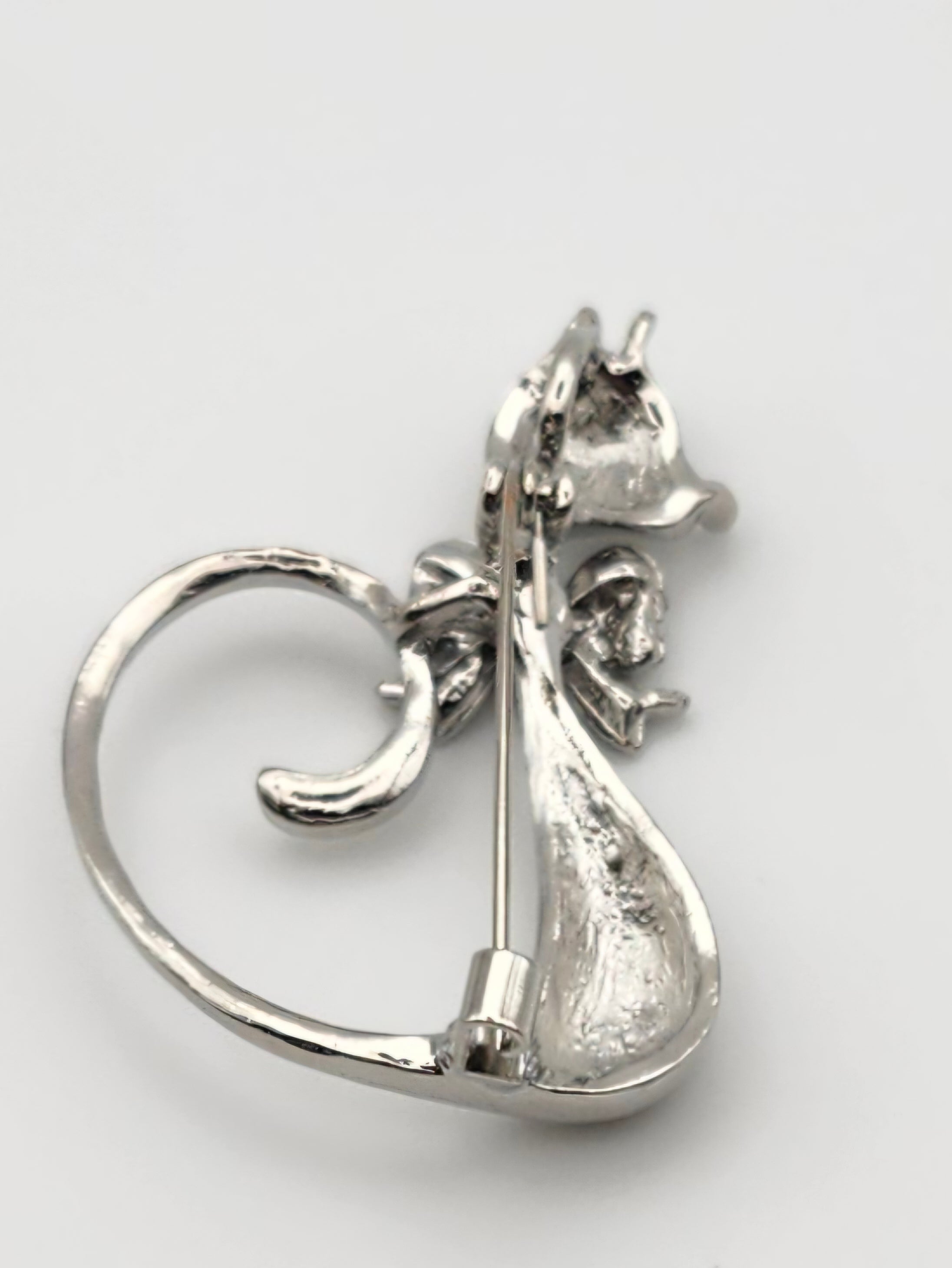 Classy Cat w/ Crystal Bow Tie