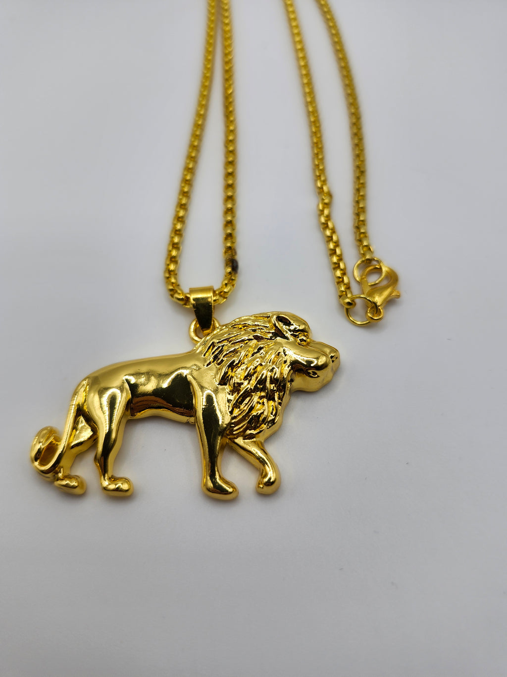 Lion Pendant w/Chain 3-D