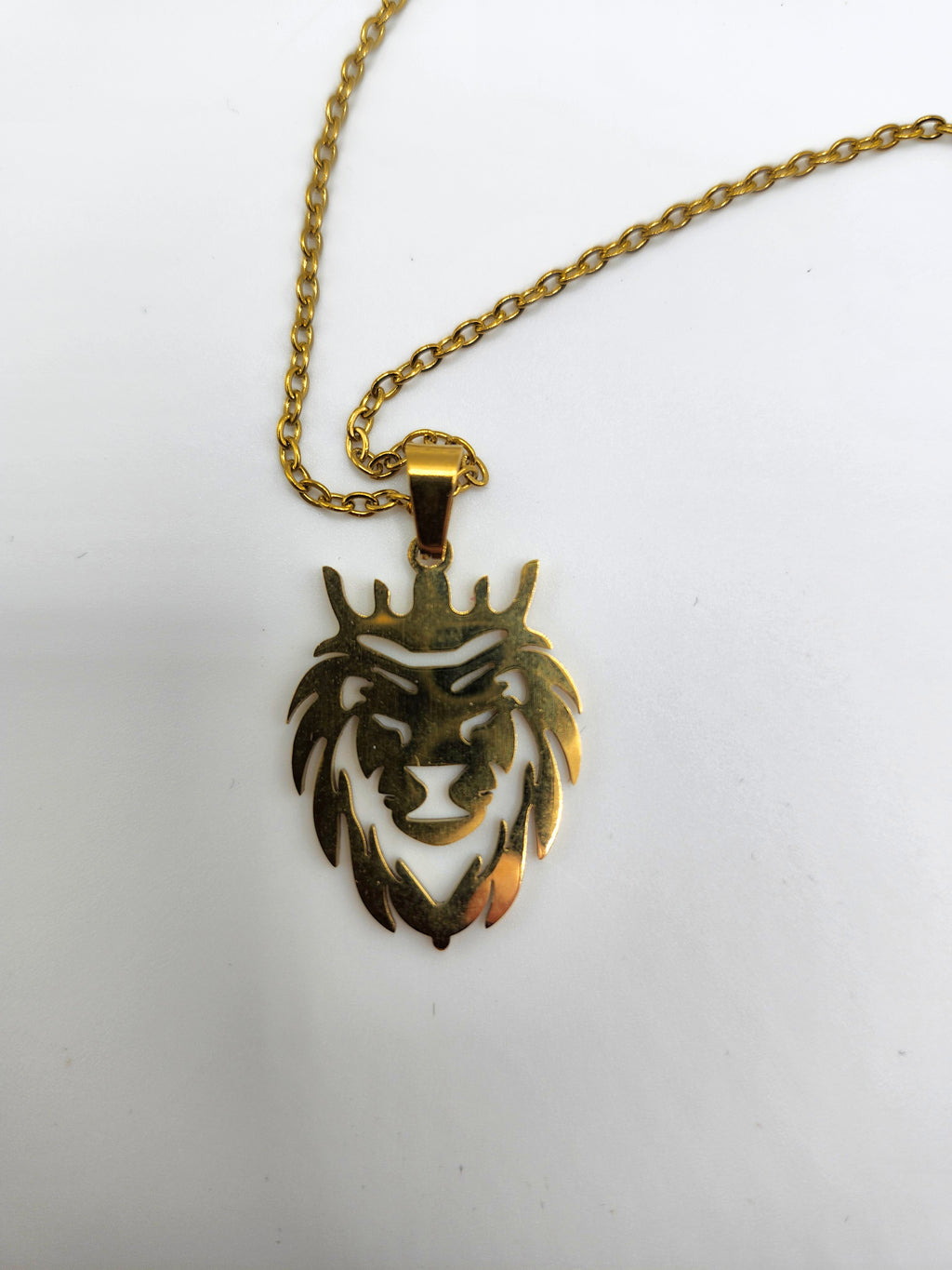 Gold Tone Lion Pendant w/ Chain