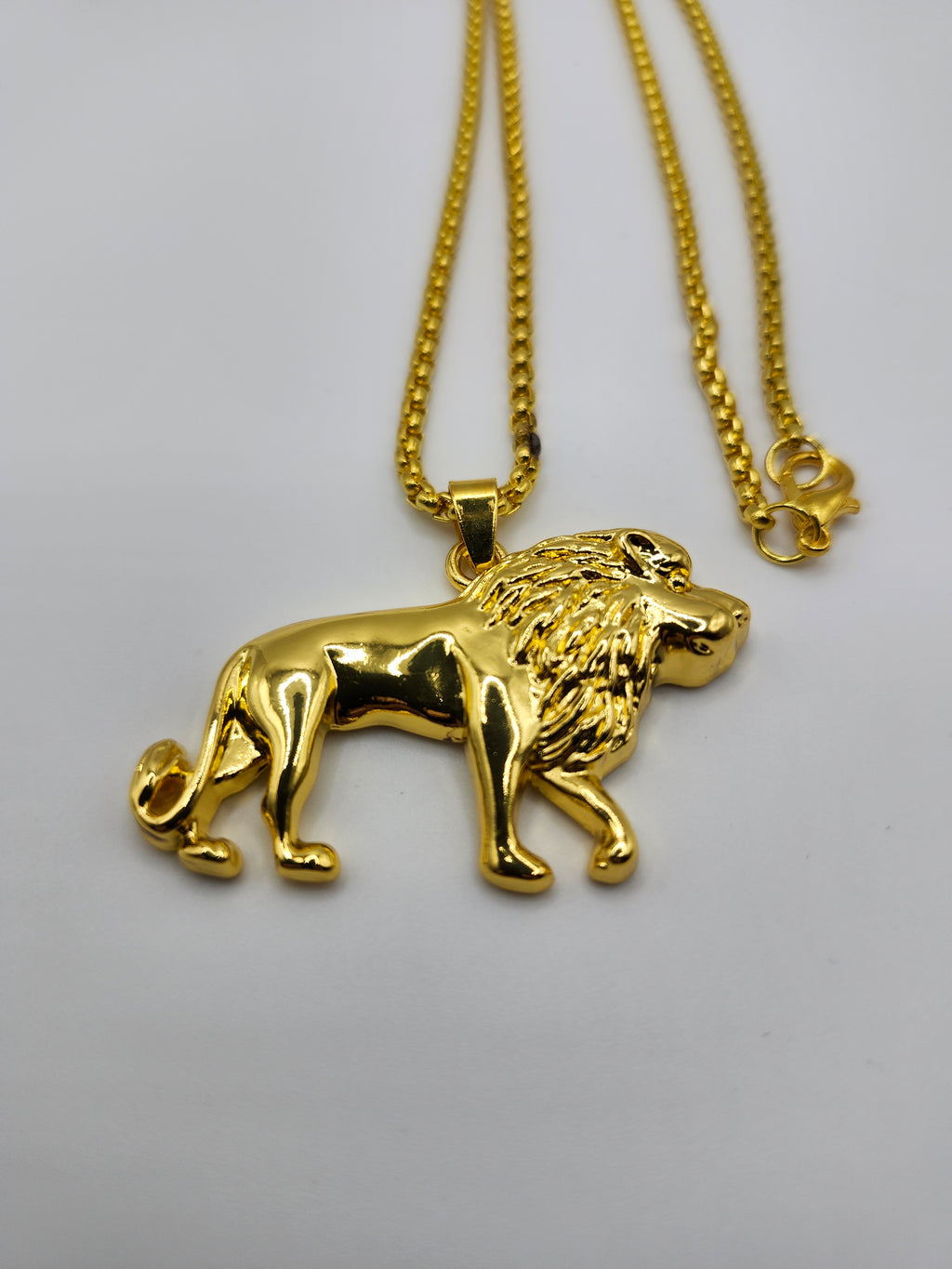 Lion Pendant w/Chain 3-D