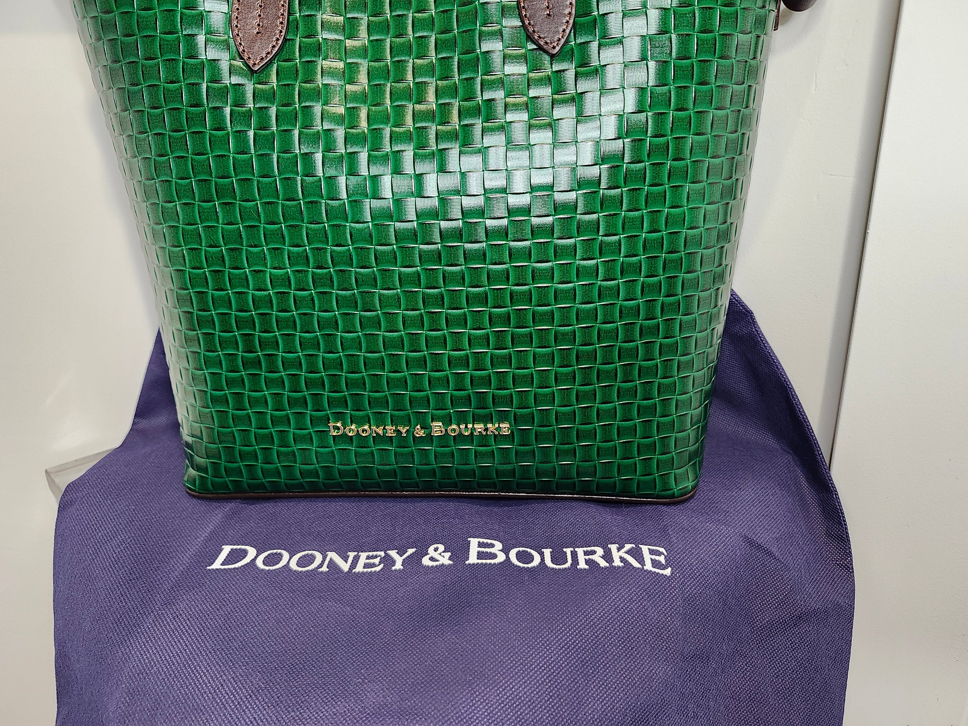 Dooney & Bourke Tote