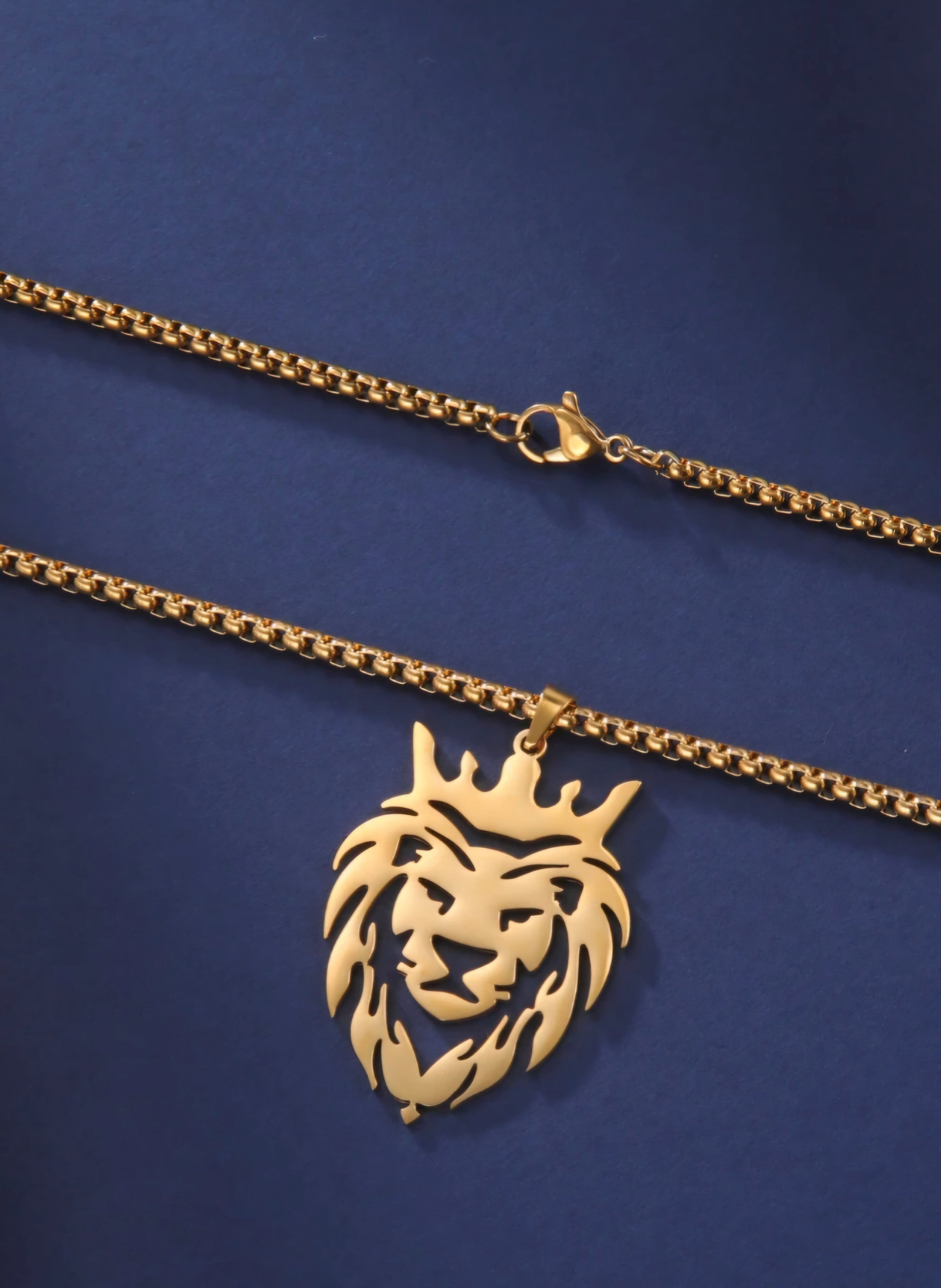 Gold Tone Lion Pendant w/ Chain